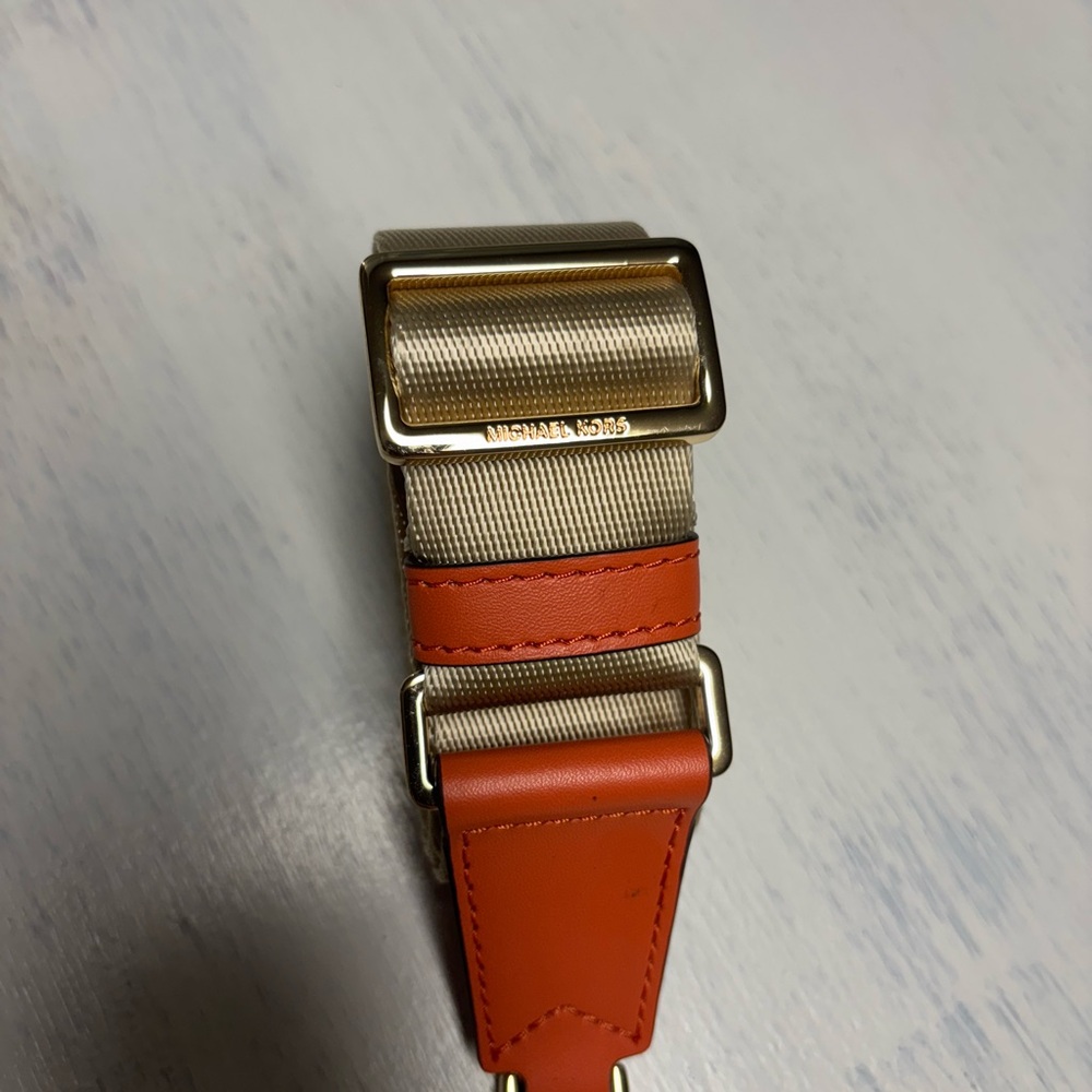 Michael Kors Beige crossbody Strap